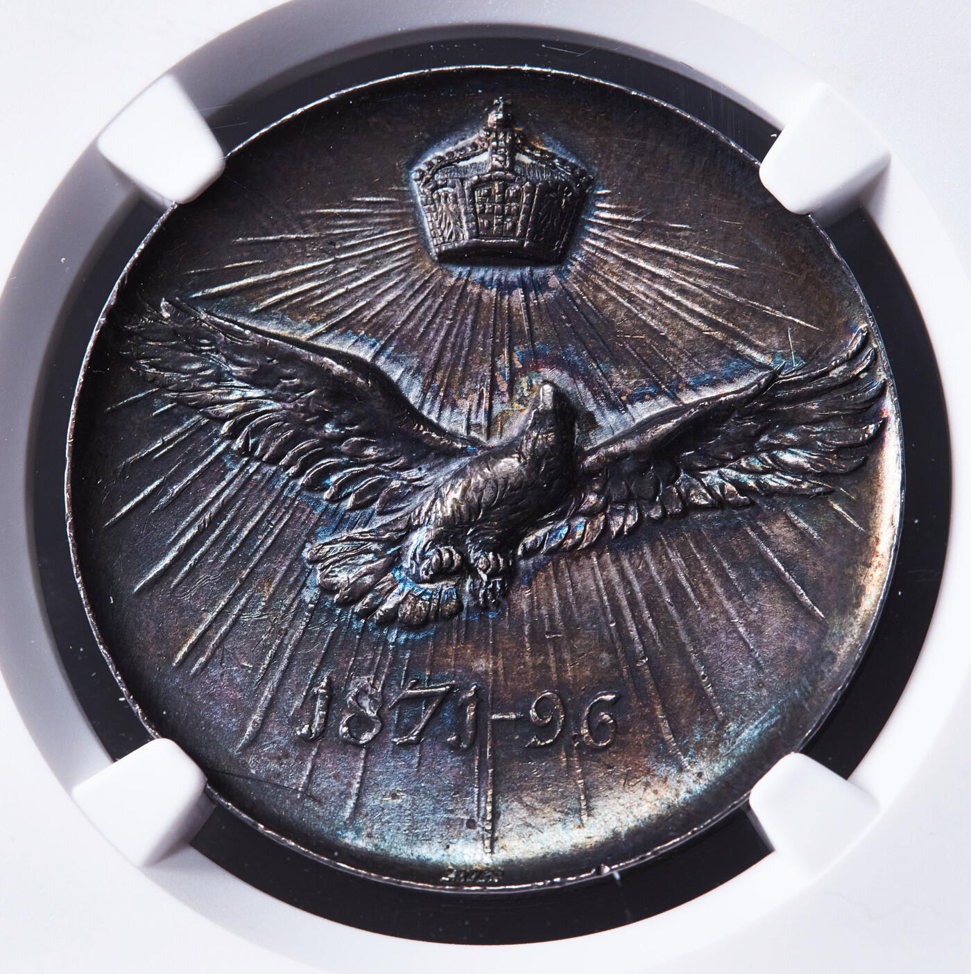 【俄甄集藏】2026年(049)03-18星期三 晚 19:30 全场包邮 德国1896年纪念德意志帝国成立25周年银禧纪念银章，NGC MS61，五彩酱彩包浆，高浮雕，设计精美