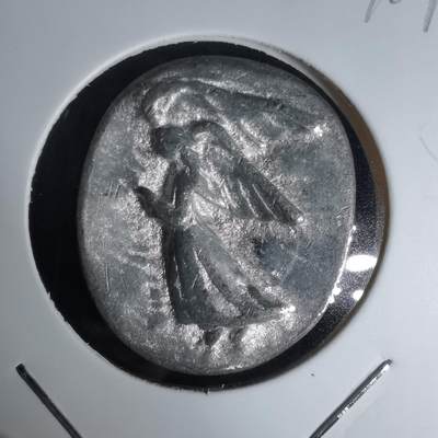 沼泽如烟--第1018场 - 古希腊胜利女神尼克（Nike）形象的现代饰品/纪念章