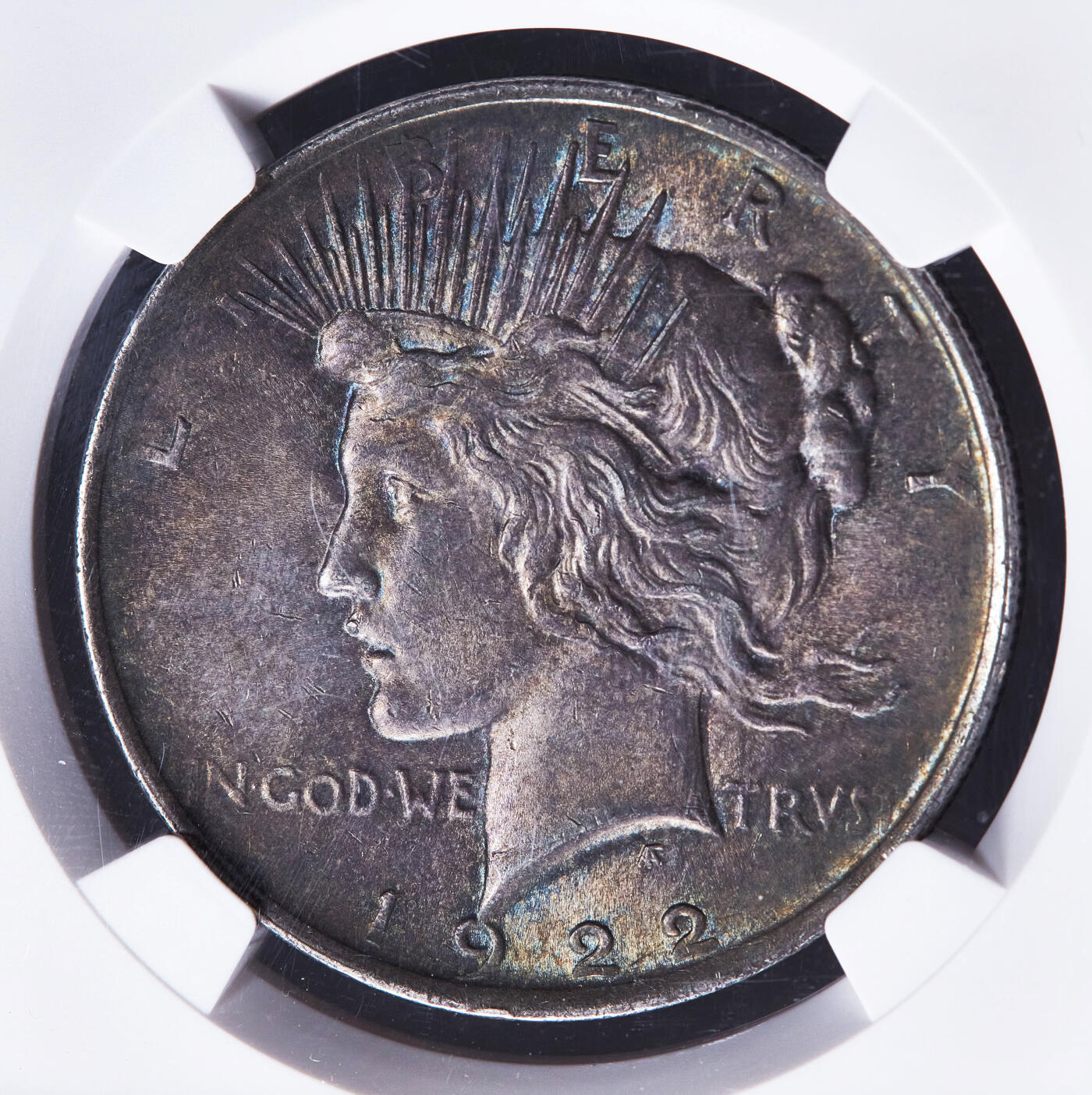 【俄甄集藏】2026年(049)03-18星期三 晚 19:30 全场包邮 美国1922年和平1美元大银币，NGC MS63，五彩酱彩老包浆，转光品相，和平银币有这种包浆状态的十分稀少