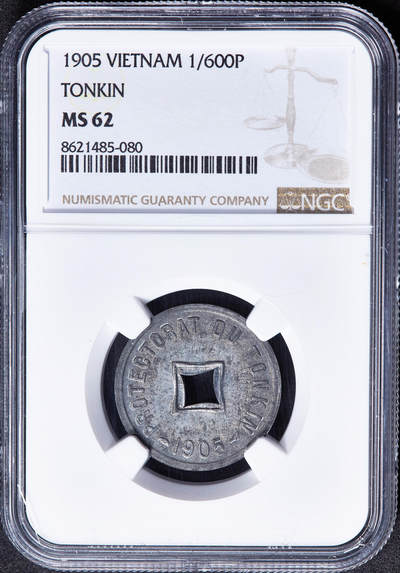 【俄甄集藏】2026年(049)03-18星期三 晚 19:30 全场包邮 - 法属印度支那东京湾1905年1/600皮阿斯特锌币，NGC MS62，原光品相，中孔偏打