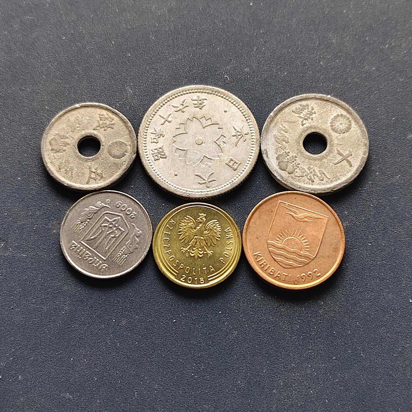 【全场包邮】纯粹捡漏拍510场 世界各国各年份散币6枚一组-基里巴斯+日本+波兰+乌克兰