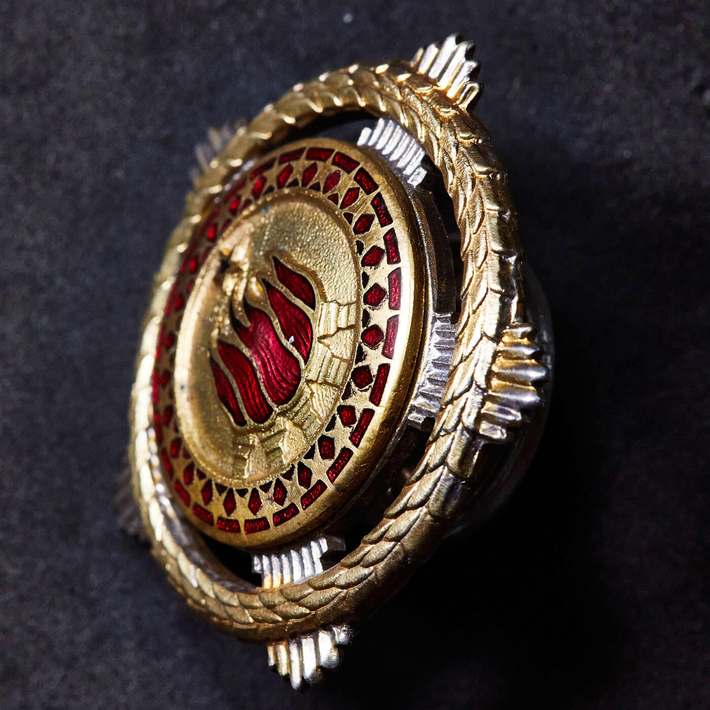 【俄甄集藏】2026年(049)03-18星期三 晚 19:30 全场包邮 南斯拉夫社会主义共和国一级兄弟团结与友谊勋章，银质镀金珐琅，轮版带银标，全品，直径：50mm，重量：49.7克，少见品种