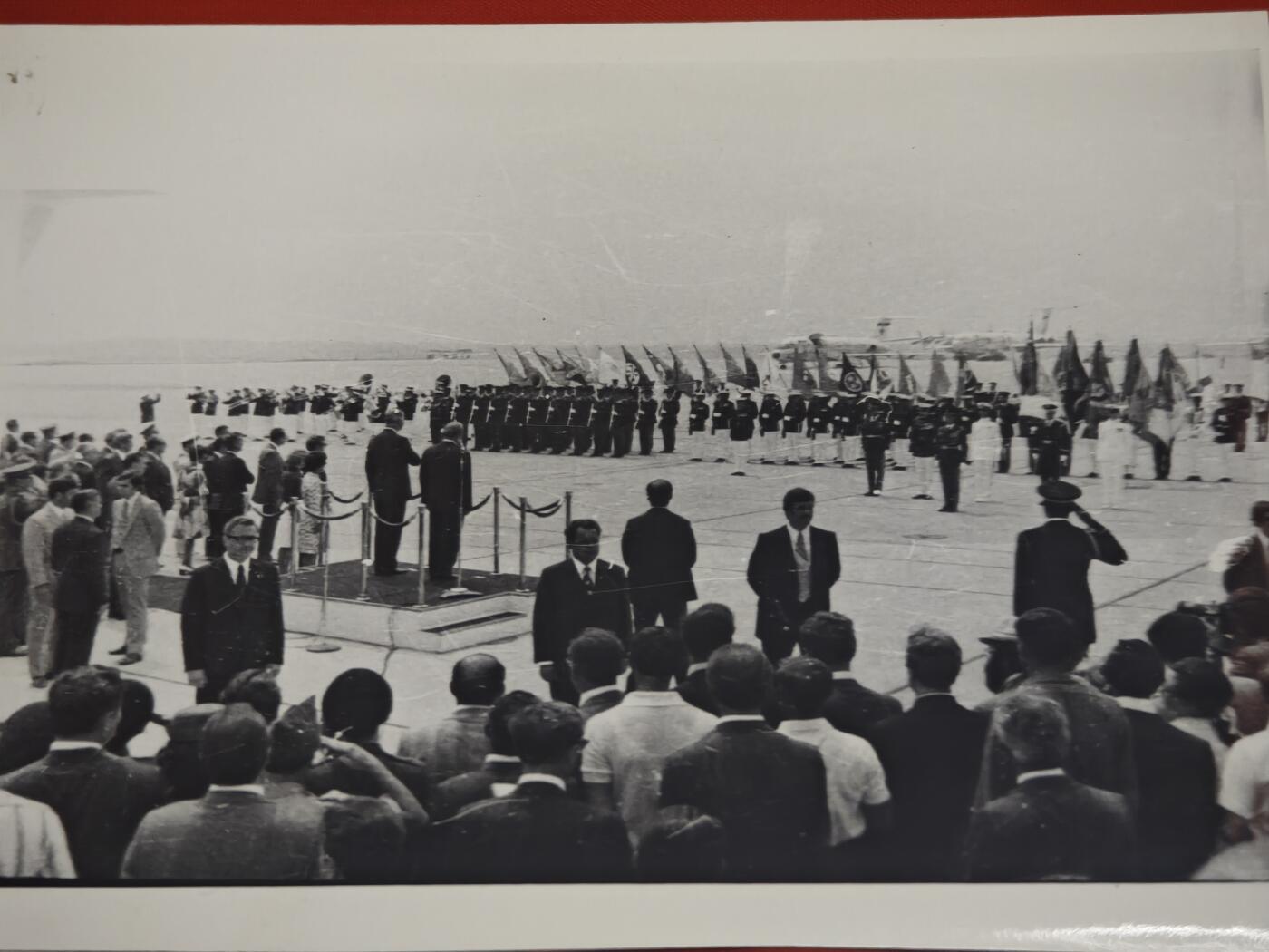 橙子收藏第五期 1973年美苏首脑会晤老照片组 完整记录了1973年6月苏联领导人列昂尼德·勃列日涅夫访问美国，与美国总统理查德·尼克松在华盛顿及戴维营举行高层会晤的全过程，是冷战“缓和”时期美苏关系的核心视觉见证。