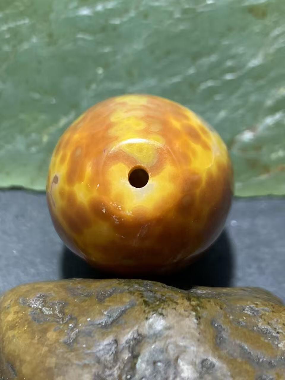 精美冰飘心天眼纹战国红玛瑙桶珠一颗！