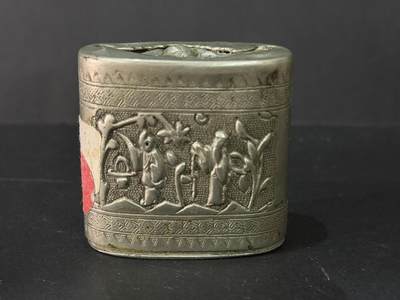 海外回流精品专场 - 法国回流晚清民国银制或白铜烟膏盒（4.5cmX4.7cm，79.6g，有底款）