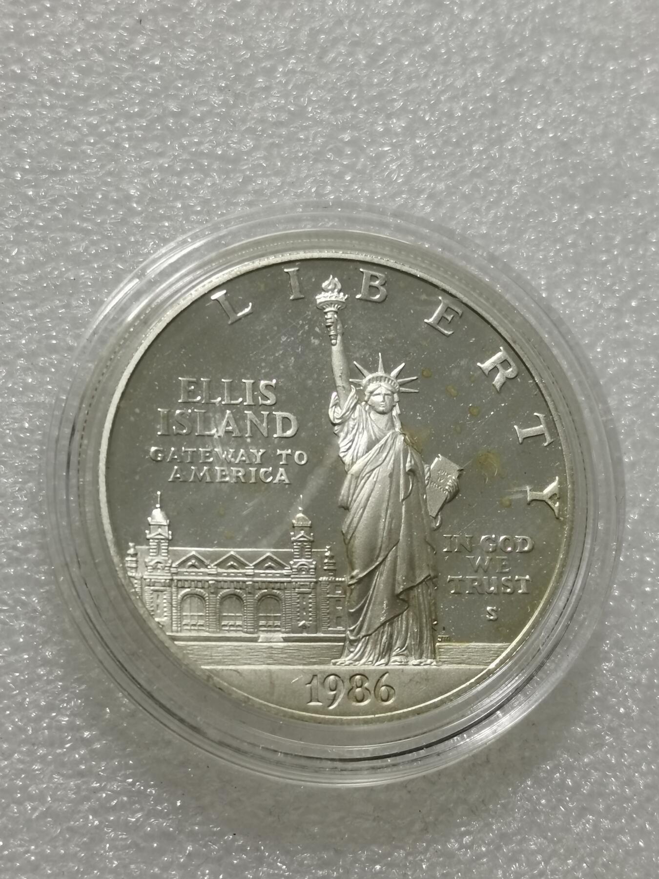 天下钱庄专场欢迎参拍 美国自由女神像一美元银币，26.7克900银