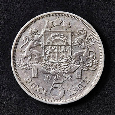 【俄甄集藏】2026年(049)03-18星期三 晚 19:30 全场包邮 - 拉脱维亚1932年女神版5拉特大银币，重25克，835银，状态尚佳