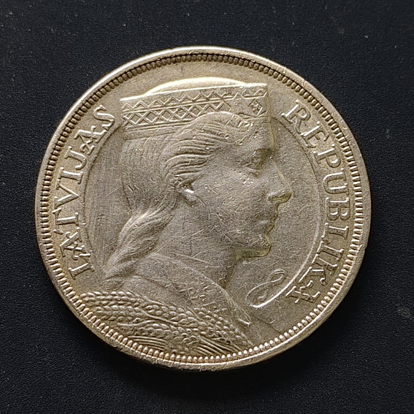 【全场包邮】纯粹捡漏拍511场 拉脱维亚1931年女神5拉特银币【37毫米25克83.5%】