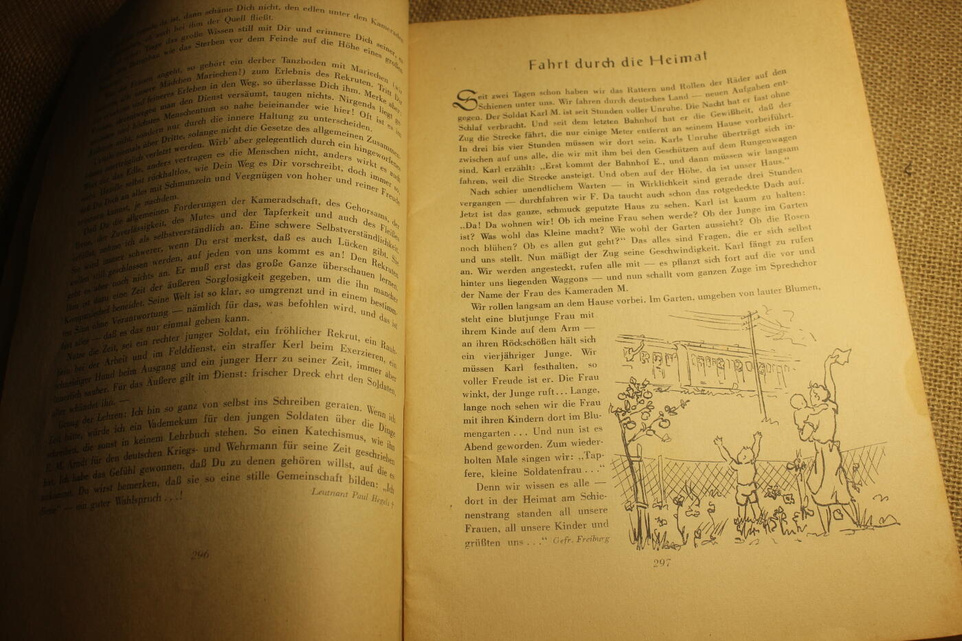 2026.3.14德系主题拍卖 德三士兵周刊，1942年第7期，国防军统帅部出版，合计46页，包含了一些小故事和东线的民俗文化等，夹页带战地明信片，年代久远纸张略有痕迹，结构完好