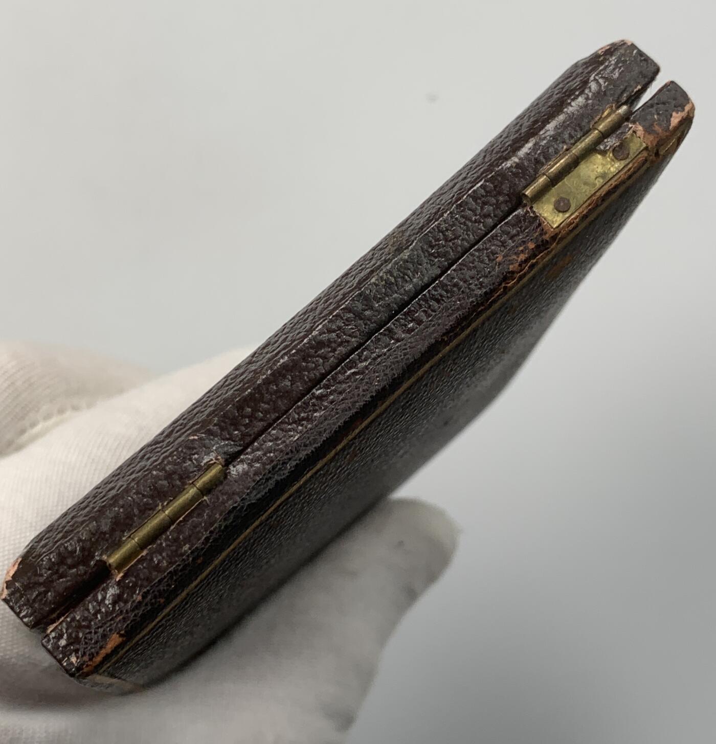 掌中浮雕-藏着的欧洲第054场 1905年法国巴黎医学院教授艾伯特•罗宾纪念铜章 ，73 X 51mm，原盒（卡扣扣不住）； Nicolas Maier法国章优秀作品集#166号； 雕刻家：1900年法国巴黎世博会金奖获得者维克多•佛农(Victor Vernon 1858-1912)