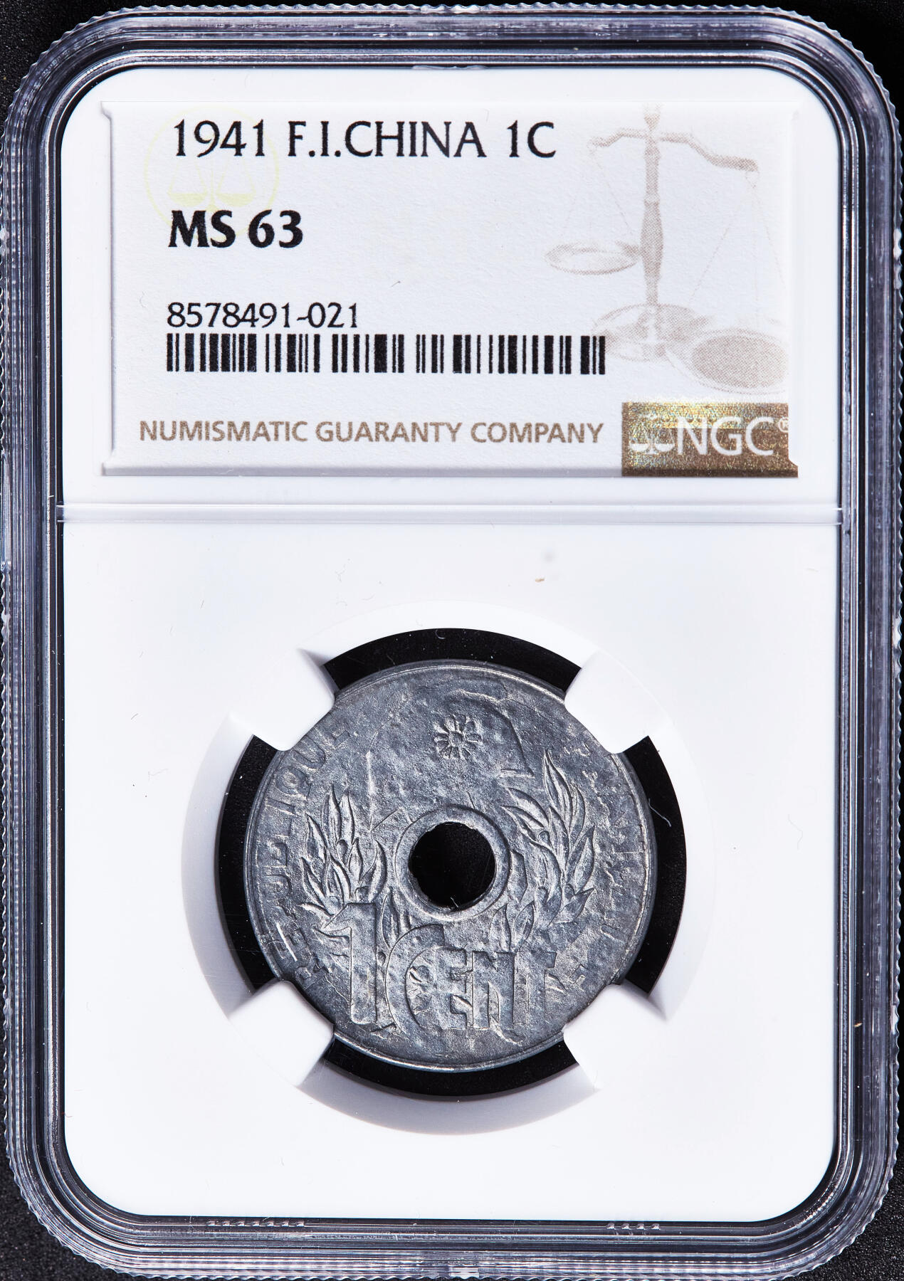 【俄甄集藏】2026年(049)03-18星期三 晚 19:30 全场包邮 法属印度支那1941年帽圈版中孔1分锌币，NGC MS63，原光品相，MS状态难得