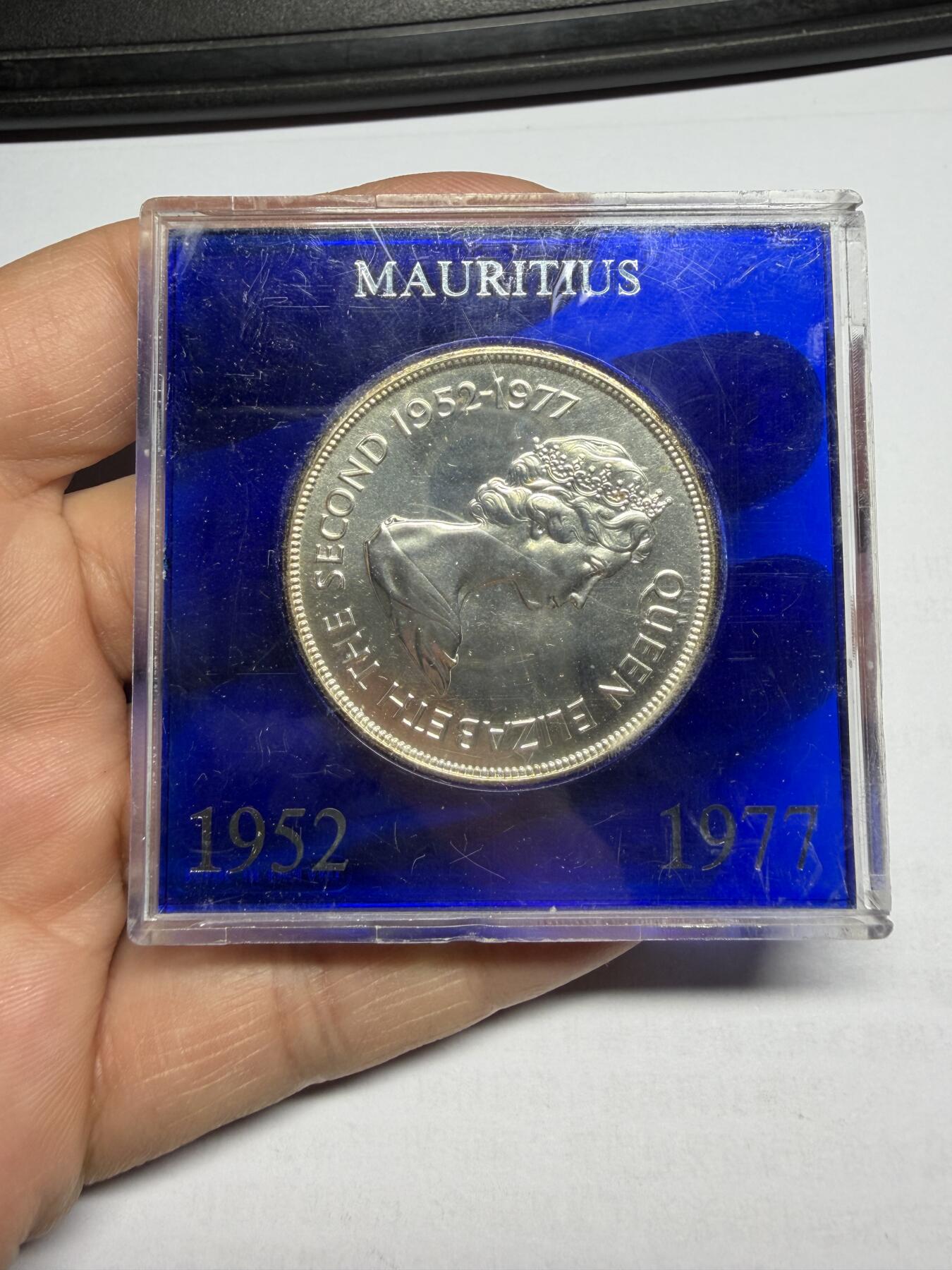 2026年集古藏今外币拍卖第三期-第2场—（总第312拍），可以寄存60天，满160元包邮。 毛里求斯，25卢比银币，1977年，28.4克，0.500银，品相完好