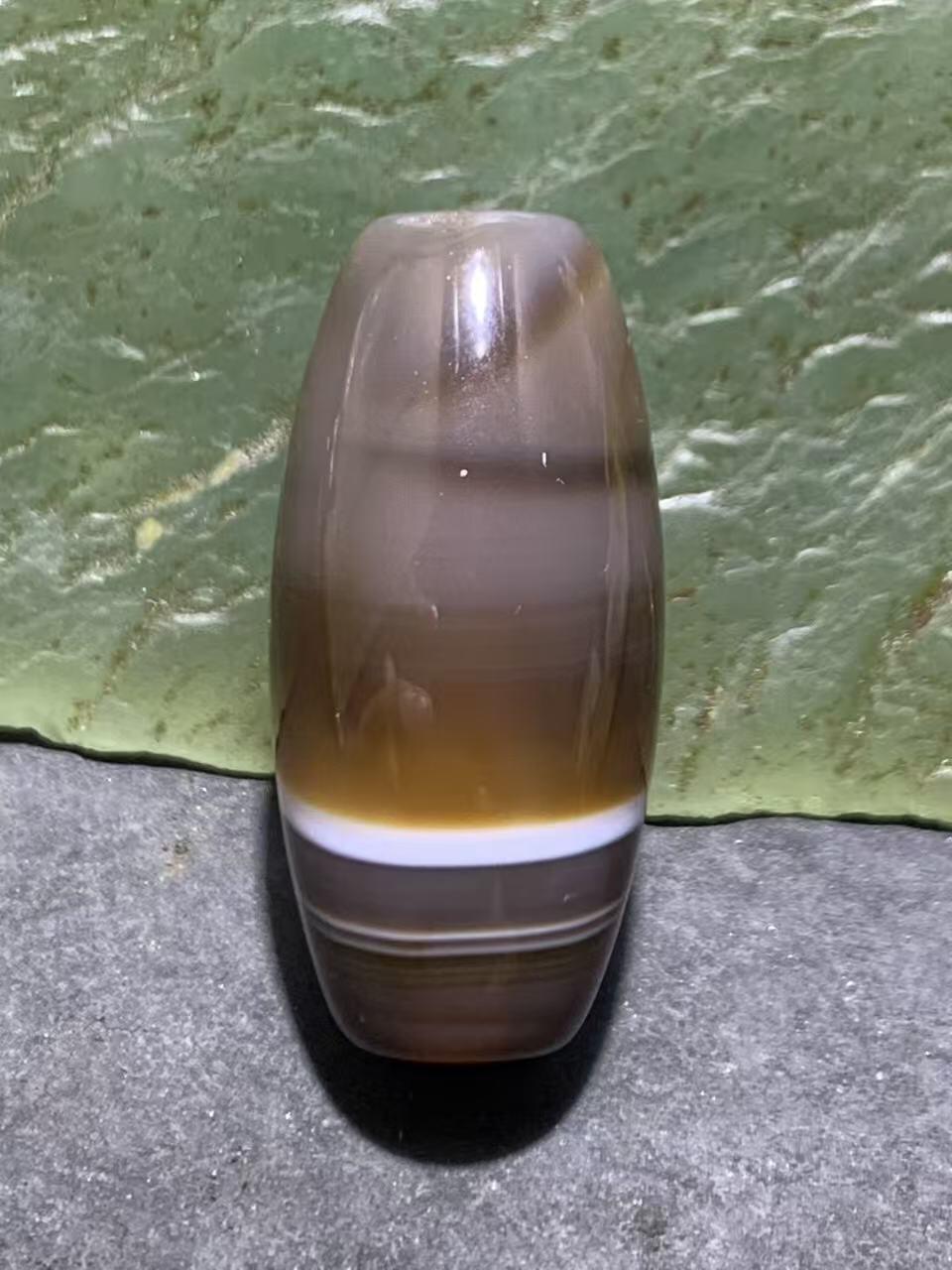 高玉化千层纹缠丝玛瑙通货随形桶珠一颗，