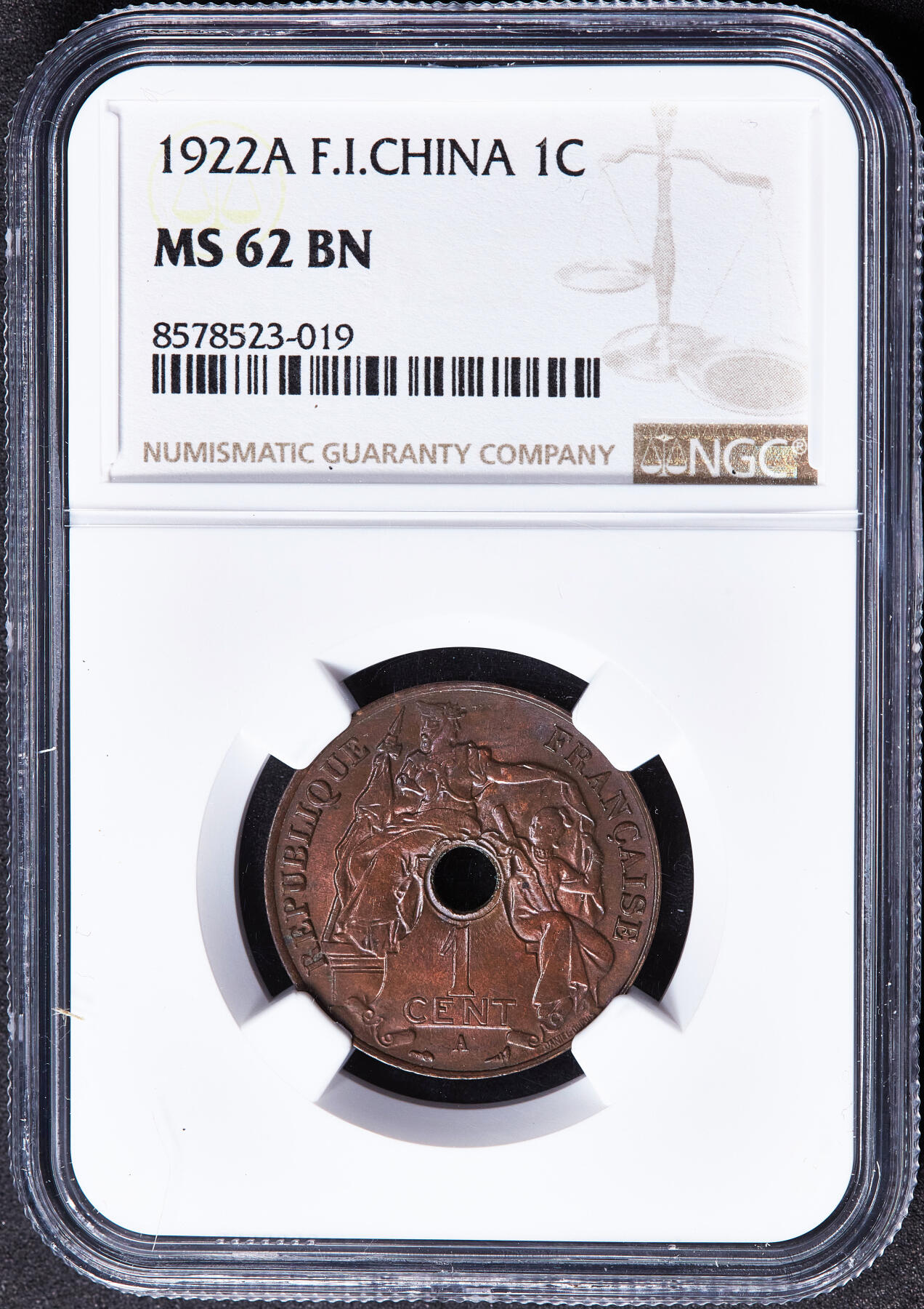 【俄甄集藏】2026年(049)03-18星期三 晚 19:30 全场包邮 法属印度支那1922年A版中孔百分之一（1分）铜币，NGC MS62，巧克力包浆，原光品相