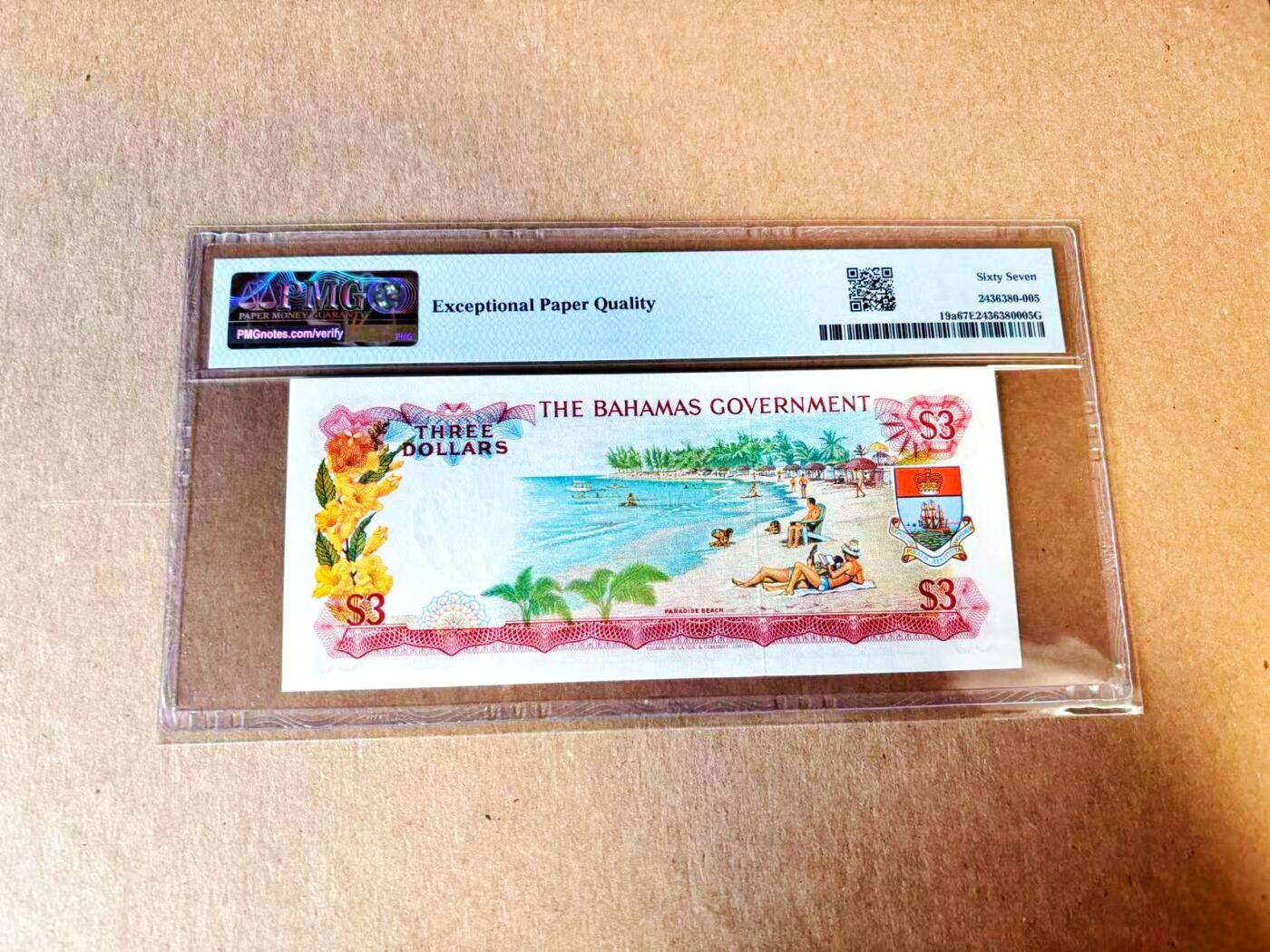 【Blue Auction】世界纸币精拍第793期——18级TOP拍卖/信誉/品质/专业/高效💫 【初版A冠】巴哈马 1965年3元 彩背 女王 PMG67EPQ 