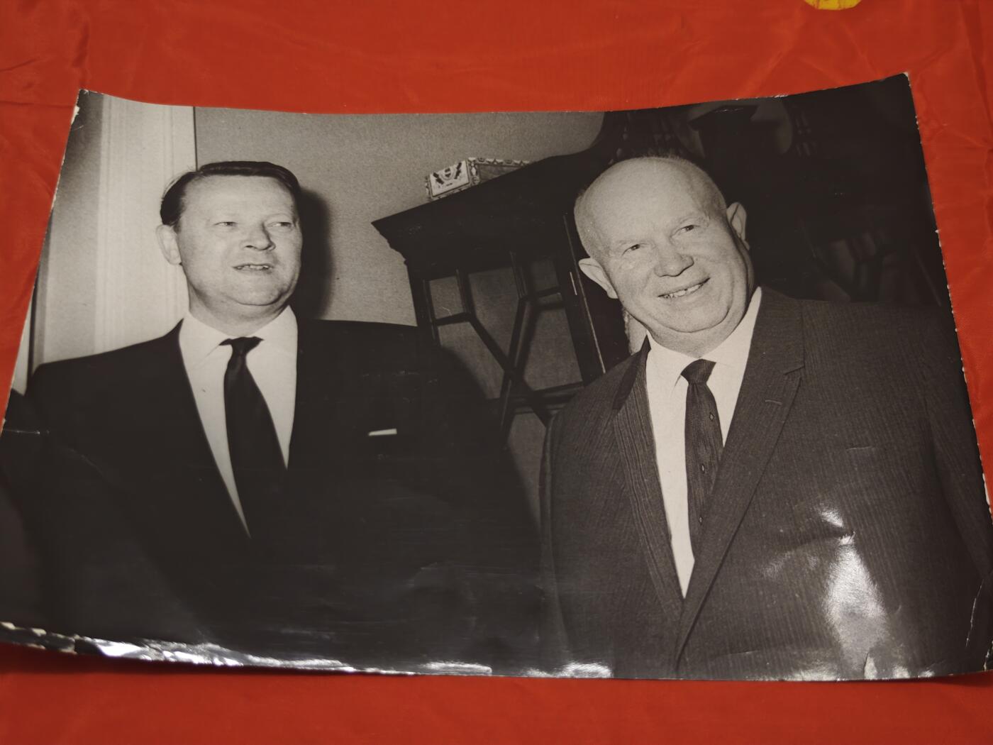 橙子收藏第五期 赫鲁晓夫访问丹麦会晤丹麦首相老照片，是1964年冷战后期苏联与北欧国家外交互动的一手纪实史料，由塔斯社特约记者В. Егоров拍摄，留存了苏联高层对西欧外交的关键瞬间。