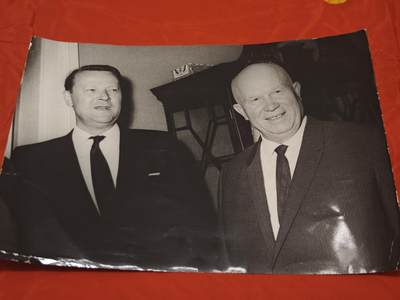 橙子收藏第五期 - 赫鲁晓夫访问丹麦会晤丹麦首相老照片，是1964年冷战后期苏联与北欧国家外交互动的一手纪实史料，由塔斯社特约记者В. Егоров拍摄，留存了苏联高层对西欧外交的关键瞬间。