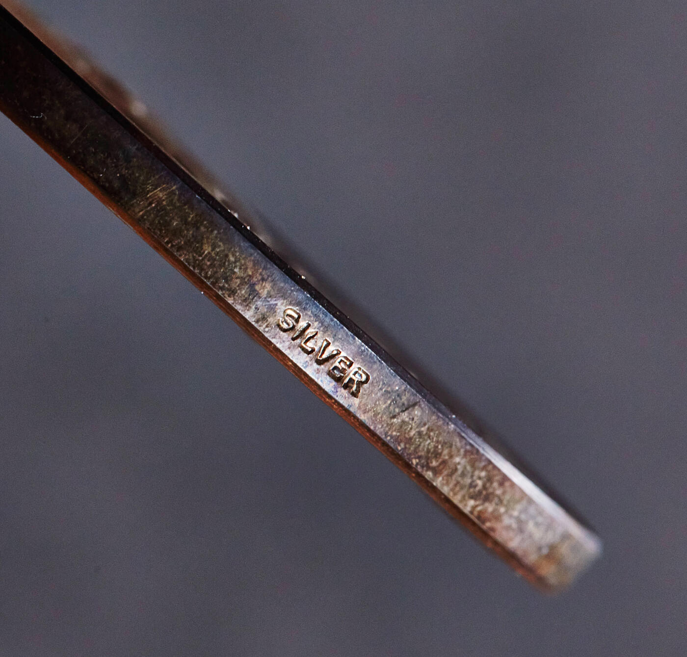 【俄甄集藏】2026年(049)03-18星期三 晚 19:30 全场包邮 英国1965年纪念前首相温斯顿·丘吉尔逝世大银章，原盒证，五彩酱彩老包浆，直径：57mm，重量：81.2克