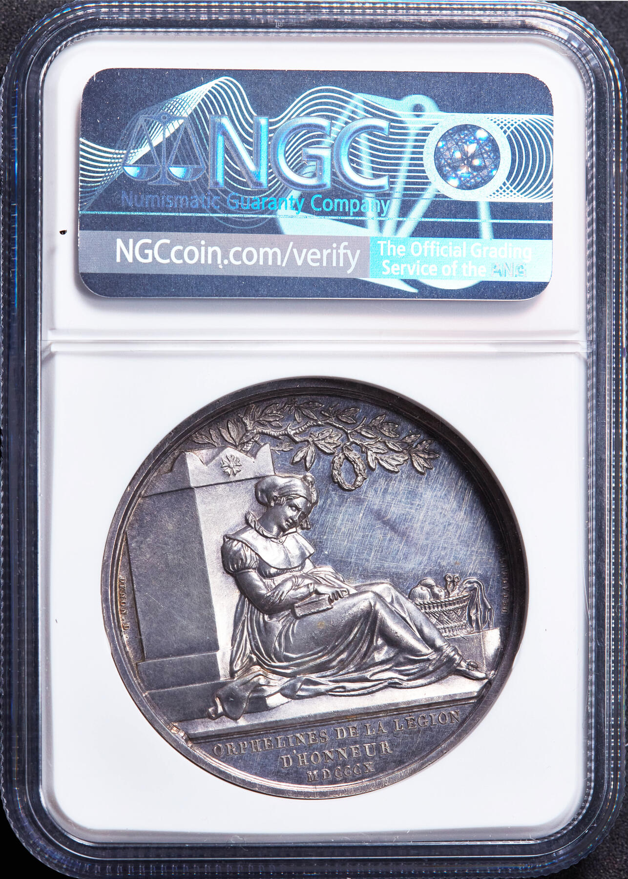【俄甄集藏】2026年(049)03-18星期三 晚 19:30 全场包邮 法国1811年拿破仑帝国纪念荣誉军团遗孤教养机构成立大银章，NGC UNCD，高浮雕，类精制底板，原味包浆，设计精美，稀少品种