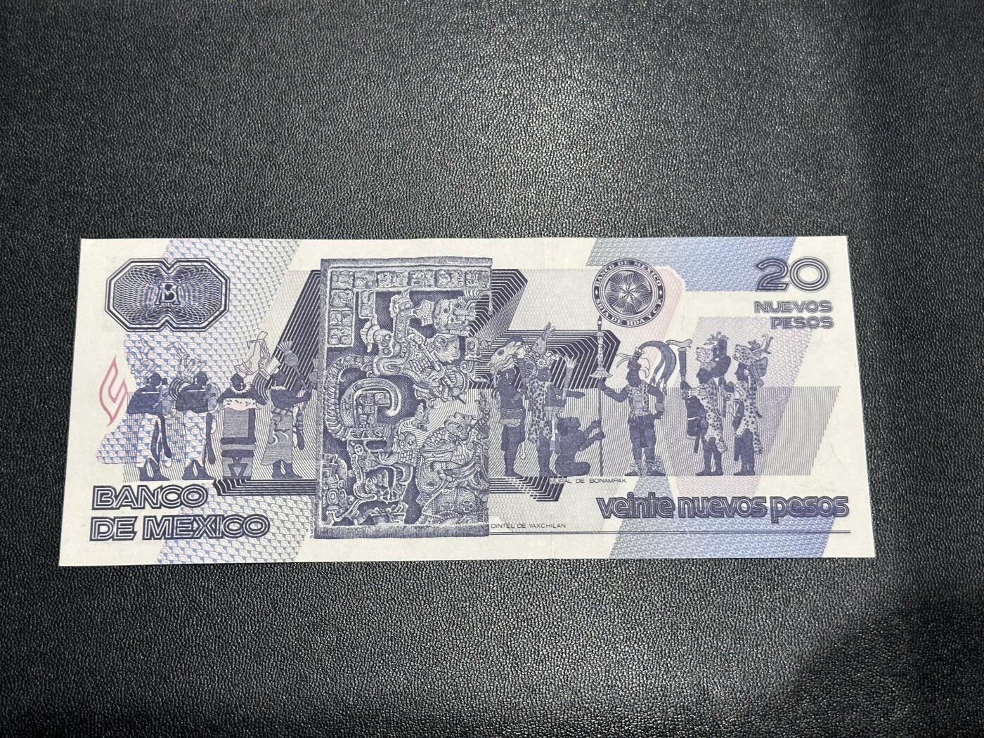 《外钞收藏家》第六百一十六期（精品场）（长期征集拍品、欢迎藏友们联系合作） 1992年墨西哥20比索 全新 一个角有瑕疵 无47