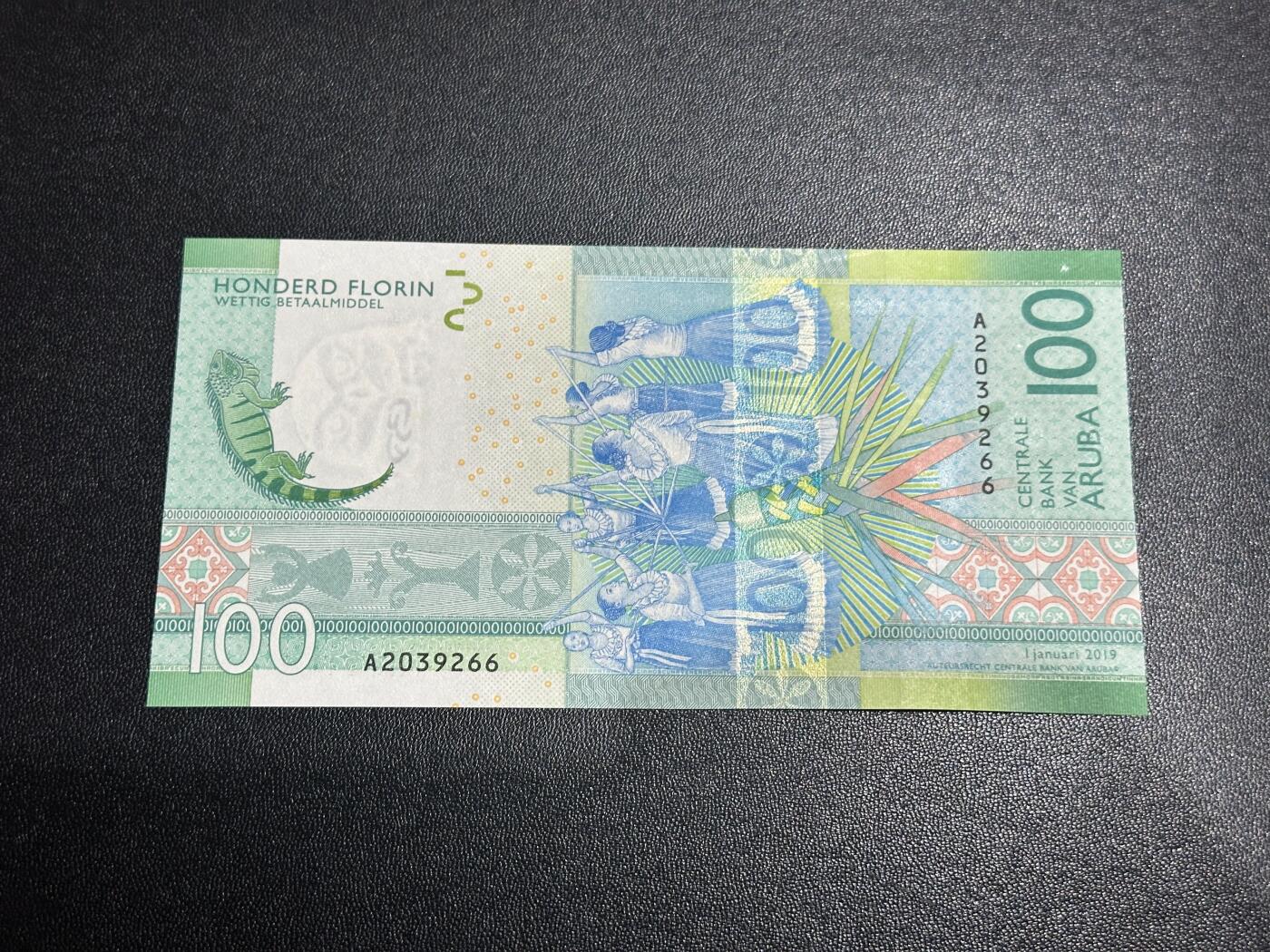 《外钞收藏家》第六百一十六期（精品场）（长期征集拍品、欢迎藏友们联系合作） 阿鲁巴2019年100弗罗林 A冠 无47 全新UNC