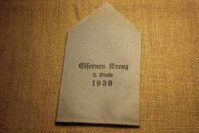 2026.3.14德系主题拍卖 - 德三二铁纸袋，库存品相，年代久远纸张略有痕迹