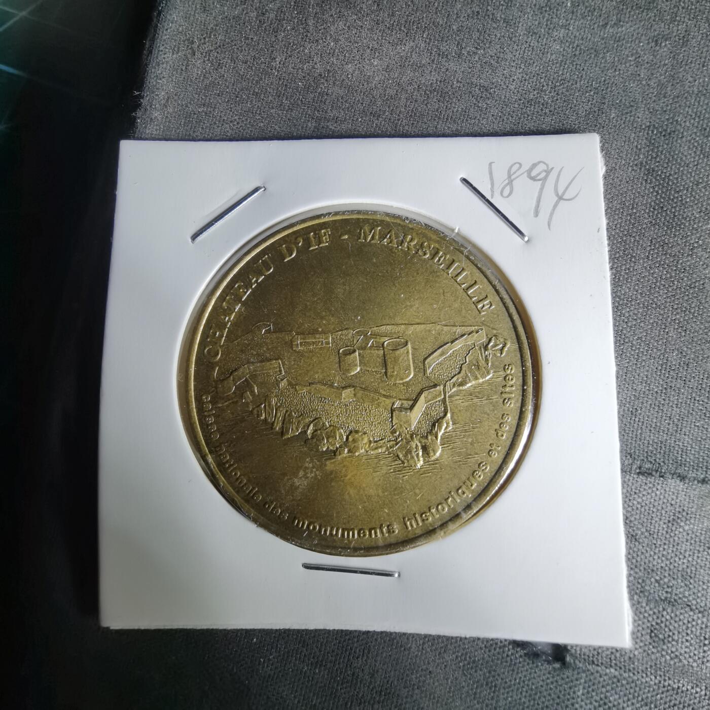 沼泽如烟--第1018场 法国纪念章