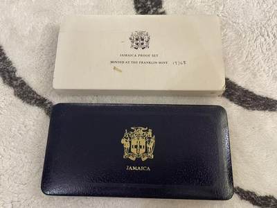 ❤️【币观天下】❤️ 第344期钱币秒杀拍卖场- 2026.3.6周五晚上6点半场 长期征集拍品  - 牙买加1976年官方精制银币套装 含两枚高值大银币 含纯银58克左右 盒证齐全