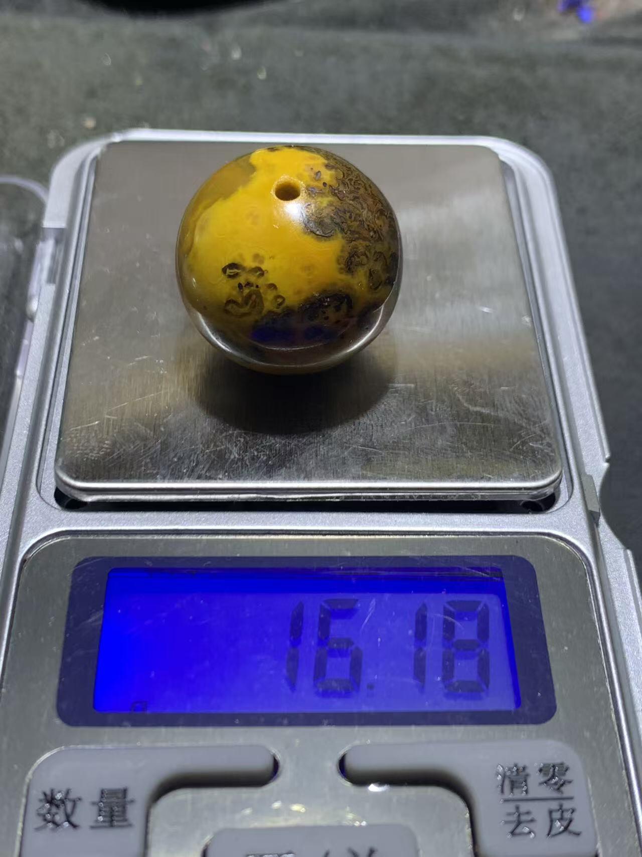 精美高玉化冻料冰飘草花纹战国红玛瑙圆珠一个！