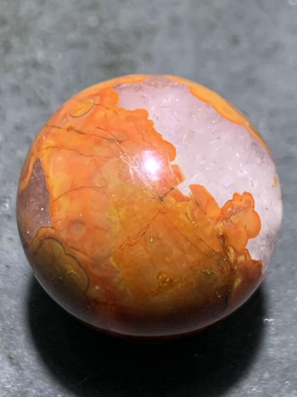 精美草花纹冰飘战国红玛瑙圆珠一颗！