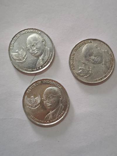 韵星假日军品类拍卖第45期 -- Rimey Holidays Militaria Auction 45 - 印尼五百卢比亚三枚 印尼硬币很少流通 因为汇率太低