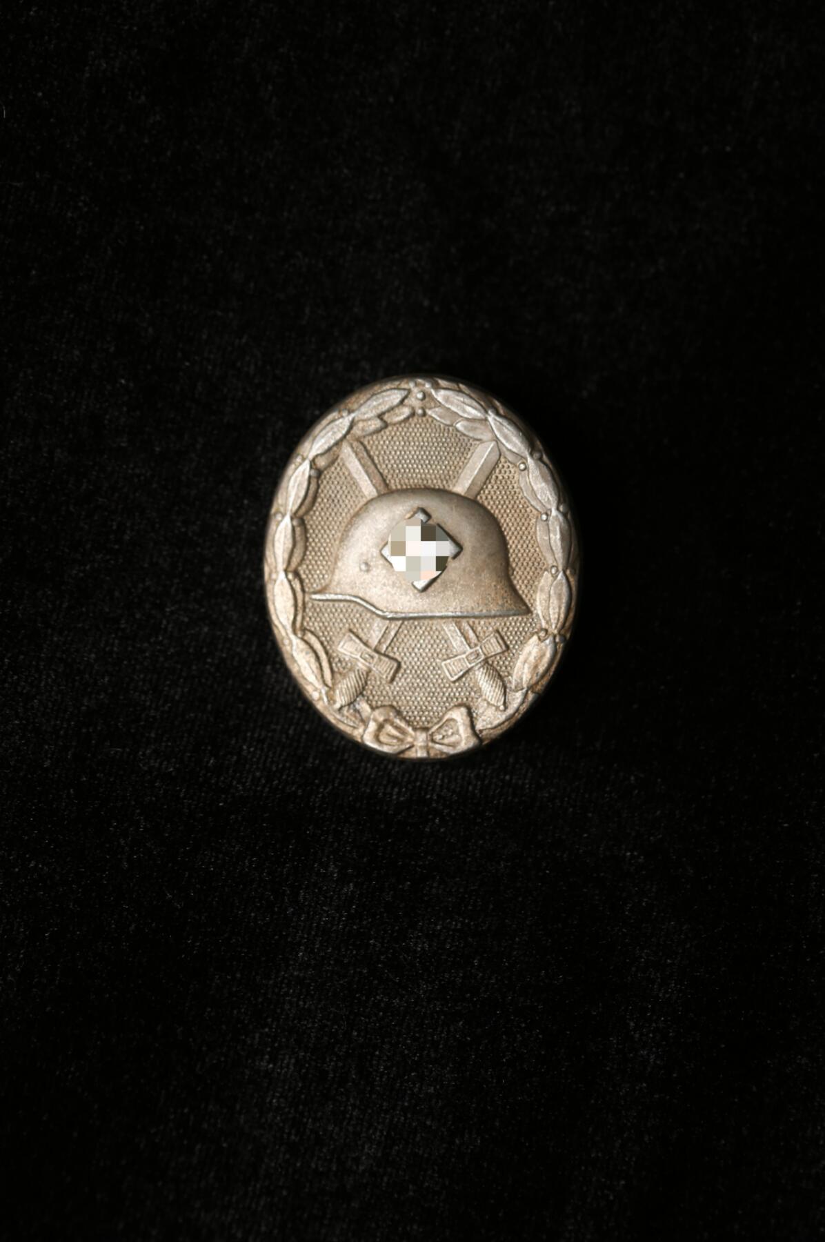 戎马世界章牌大赏第112期 德专场 德三银色战伤奖章 背打107标