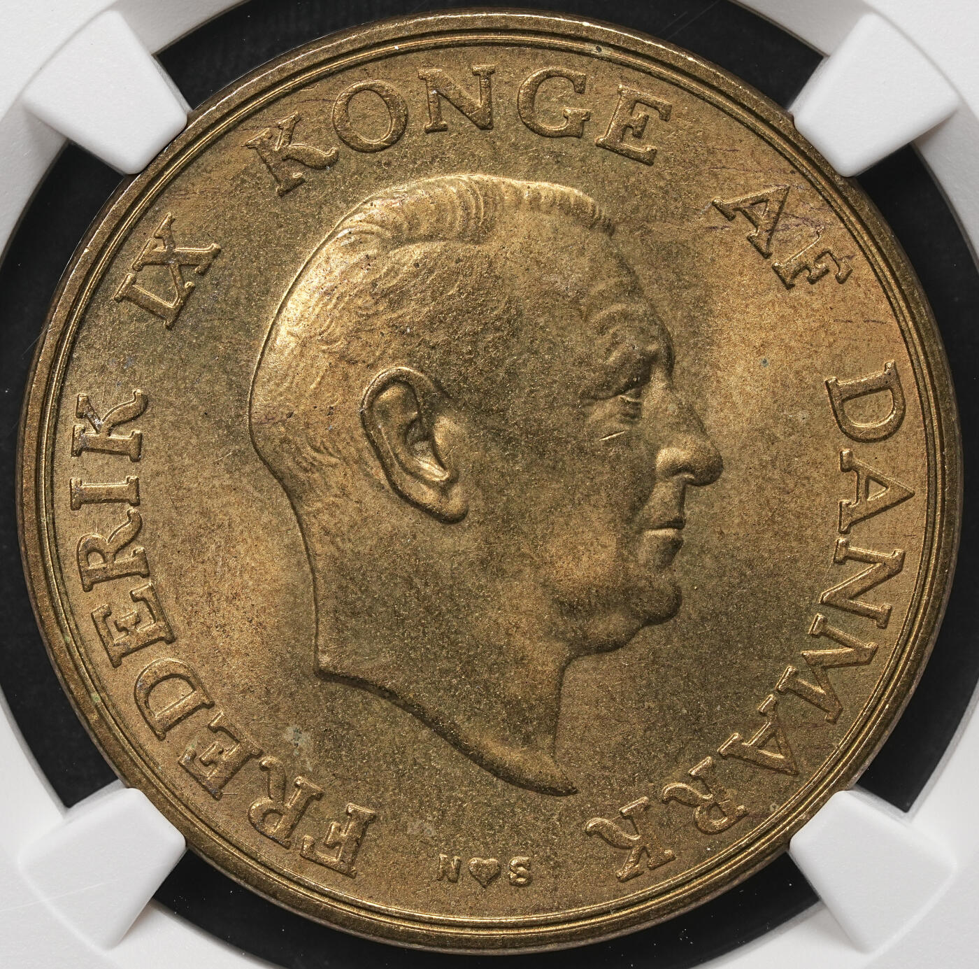 修遠堂世界钱币第107期 NGC MS64 1947年丹麦2克朗