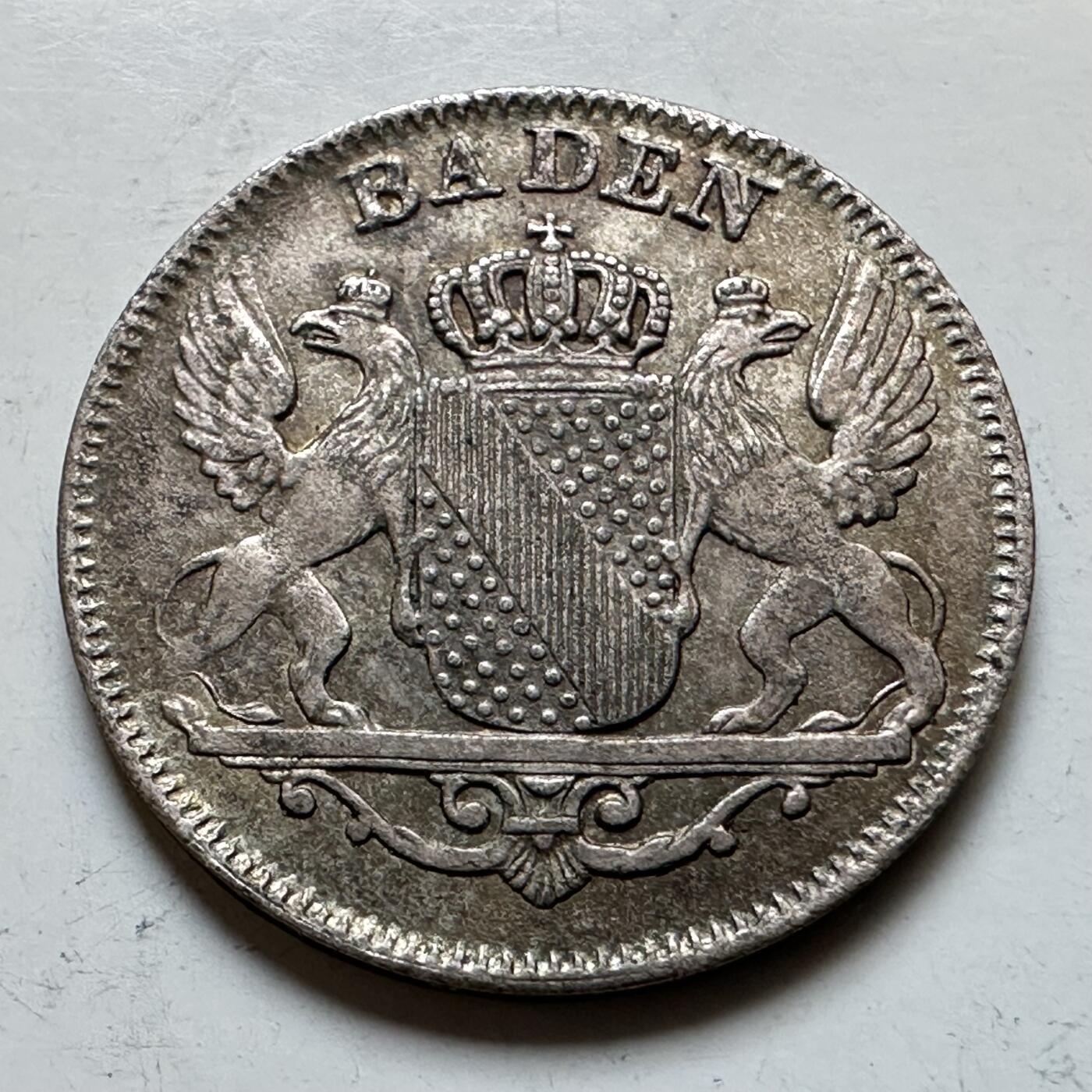 🌹外币初藏🌹🐯2026年第28场   每周二四六晚8️⃣点 接代拍 巴登大公国 1845年 双狮鹰盾徽 6克鲁泽尔银币 33.3%银 2.6g 21mm