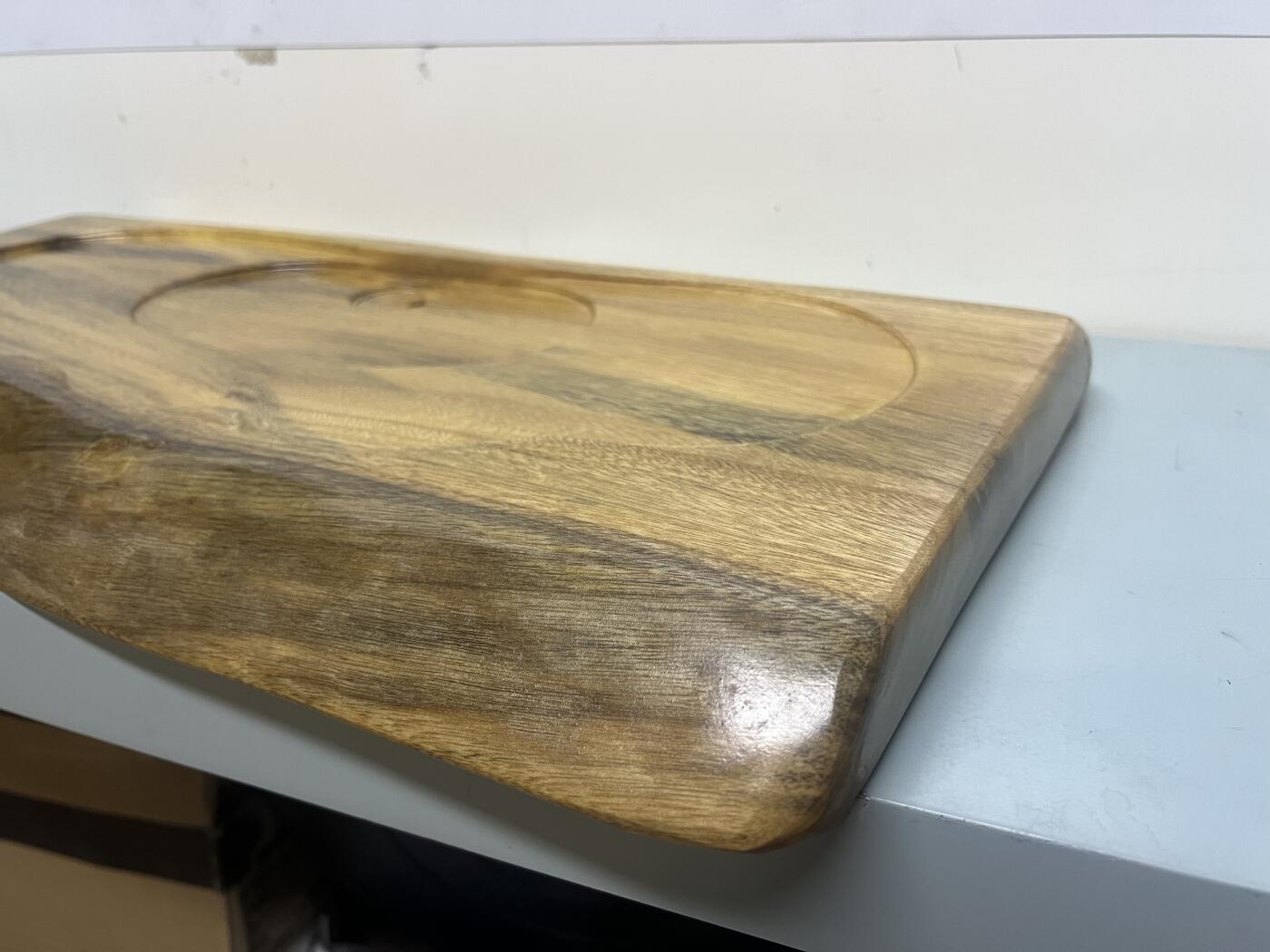 零元拍：金丝楠双层茶盘 金光闪闪。尺寸约：54/28/3.5CM。  