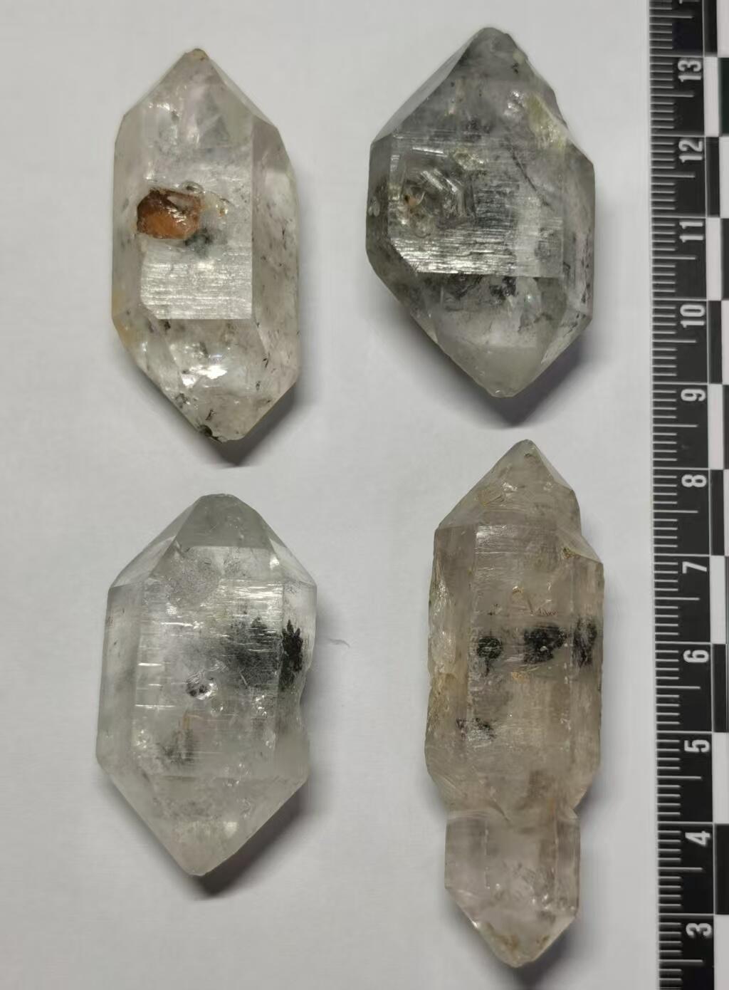 七河·藏家水晶矿标化石小拍（总第41期） 藏家出品X758（9）比较大块头的云贵闪灵水晶原石一组4件