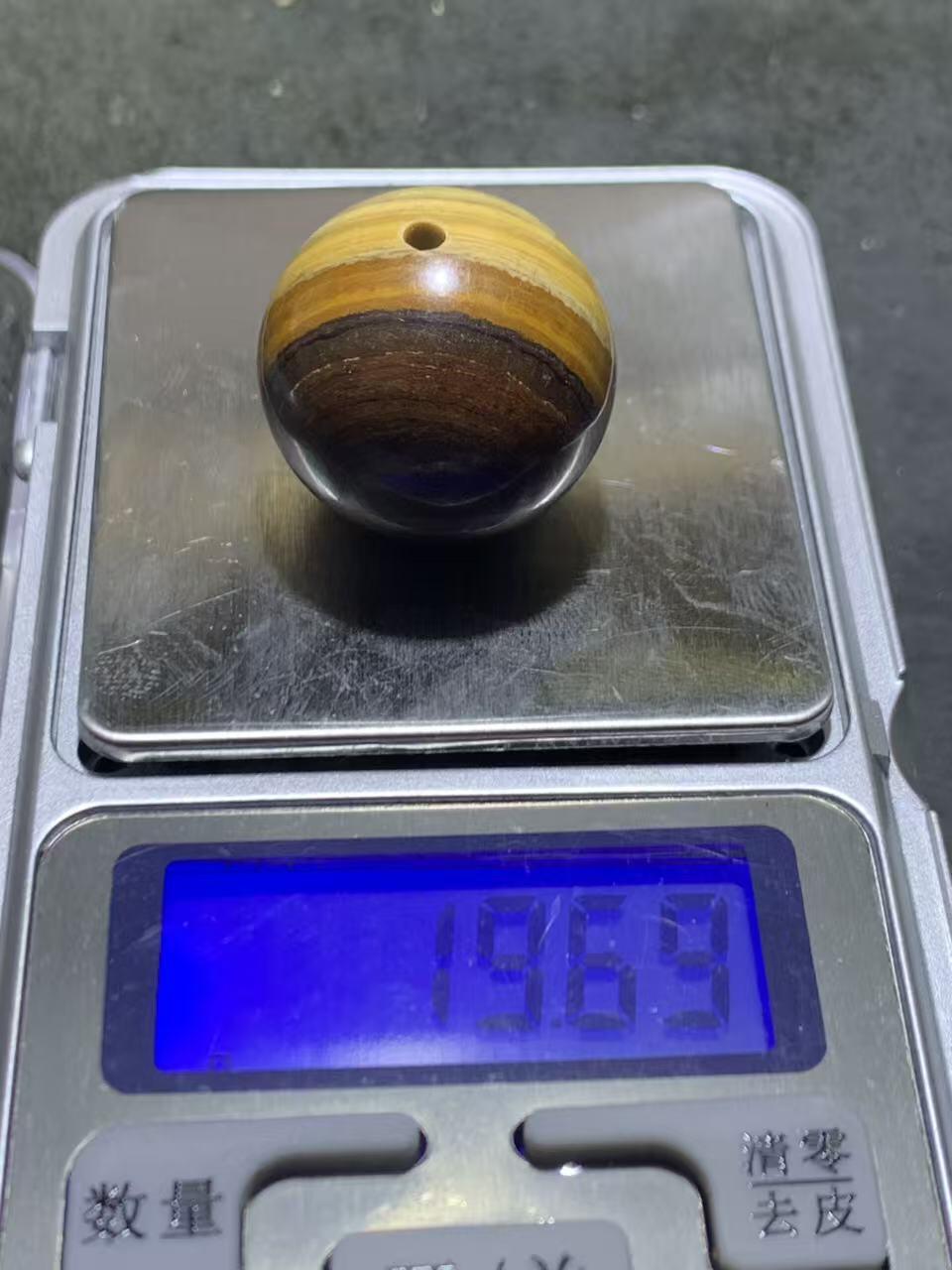 天然精美眼睛石2.4大圆珠一颗，