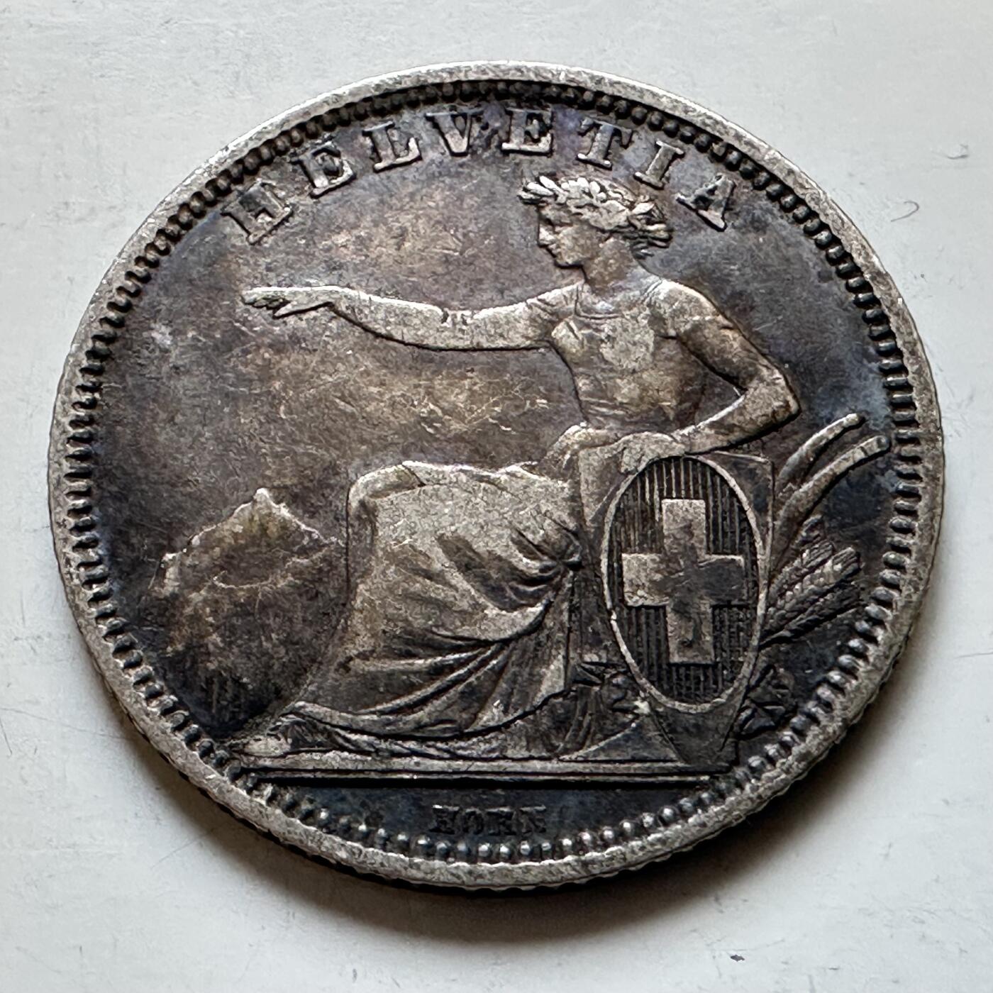 🌹外币初藏🌹🐯2026年第28场   每周二四六晚8️⃣点 接代拍 瑞士1861年1法郎坐像赫尔维蒂亚银币 80%银 5.0g 23mm