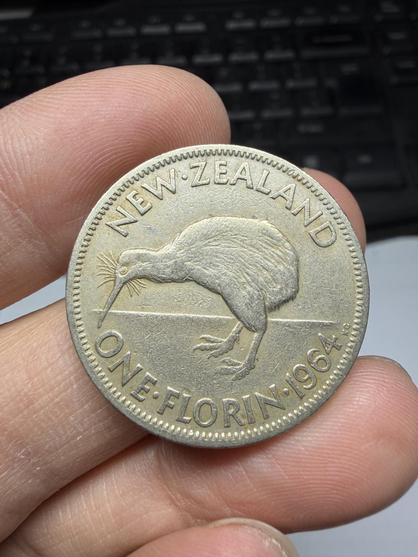 2026年集古藏今外币拍卖第三期-第2场—（总第312拍），可以寄存60天，满160元包邮。 1964年新西兰1佛若琳