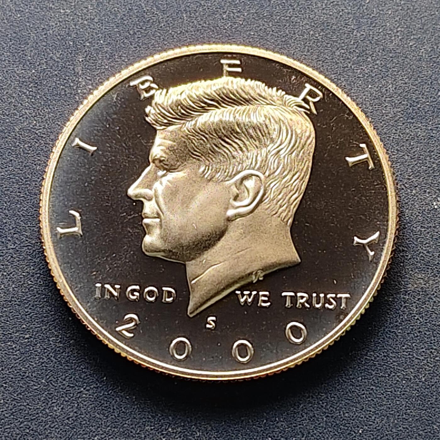 【全场包邮】纯粹捡漏拍510场 美国2000年千禧肯尼迪50分精制币