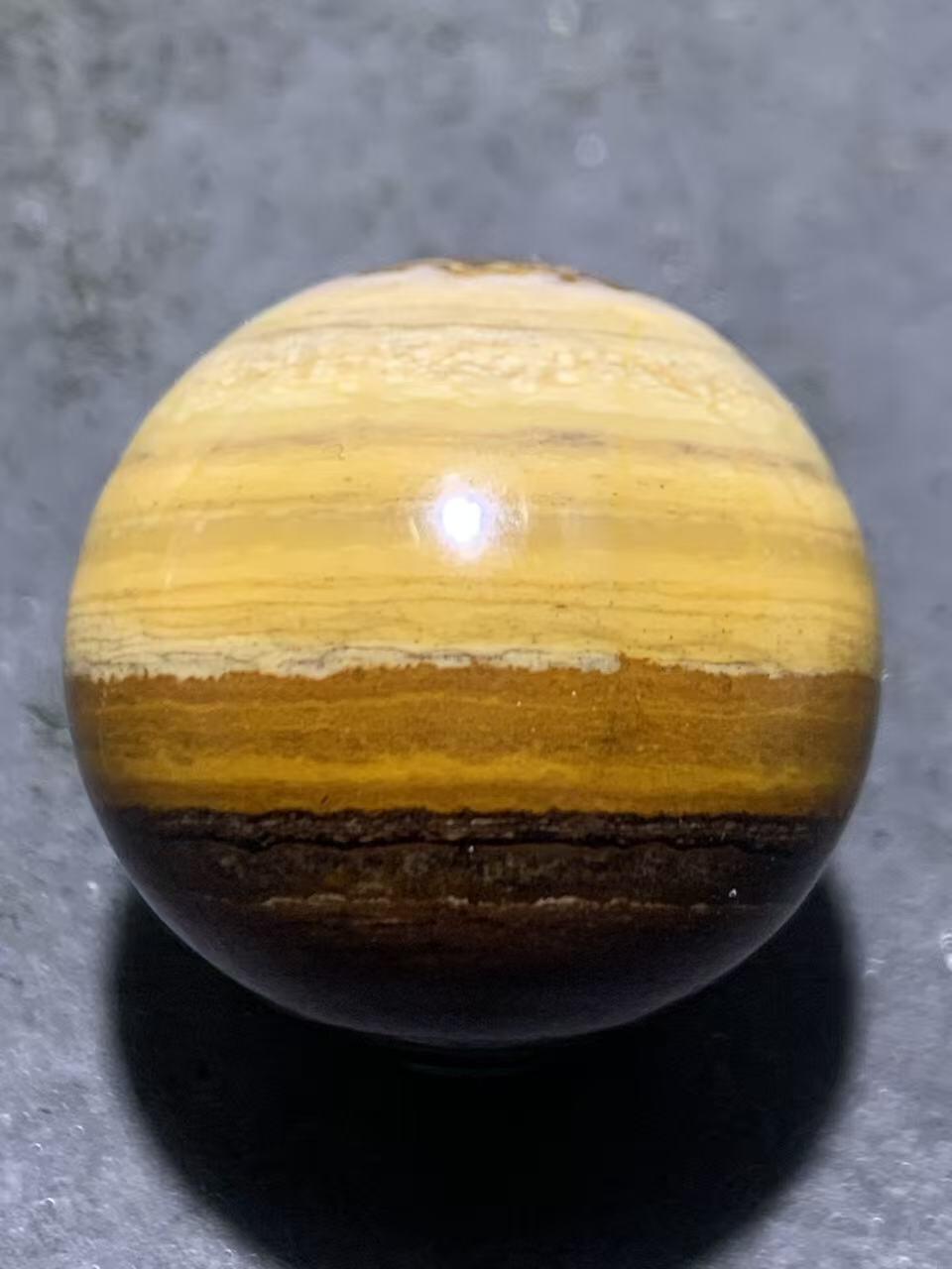 天然精美眼睛石2.4大圆珠一颗，