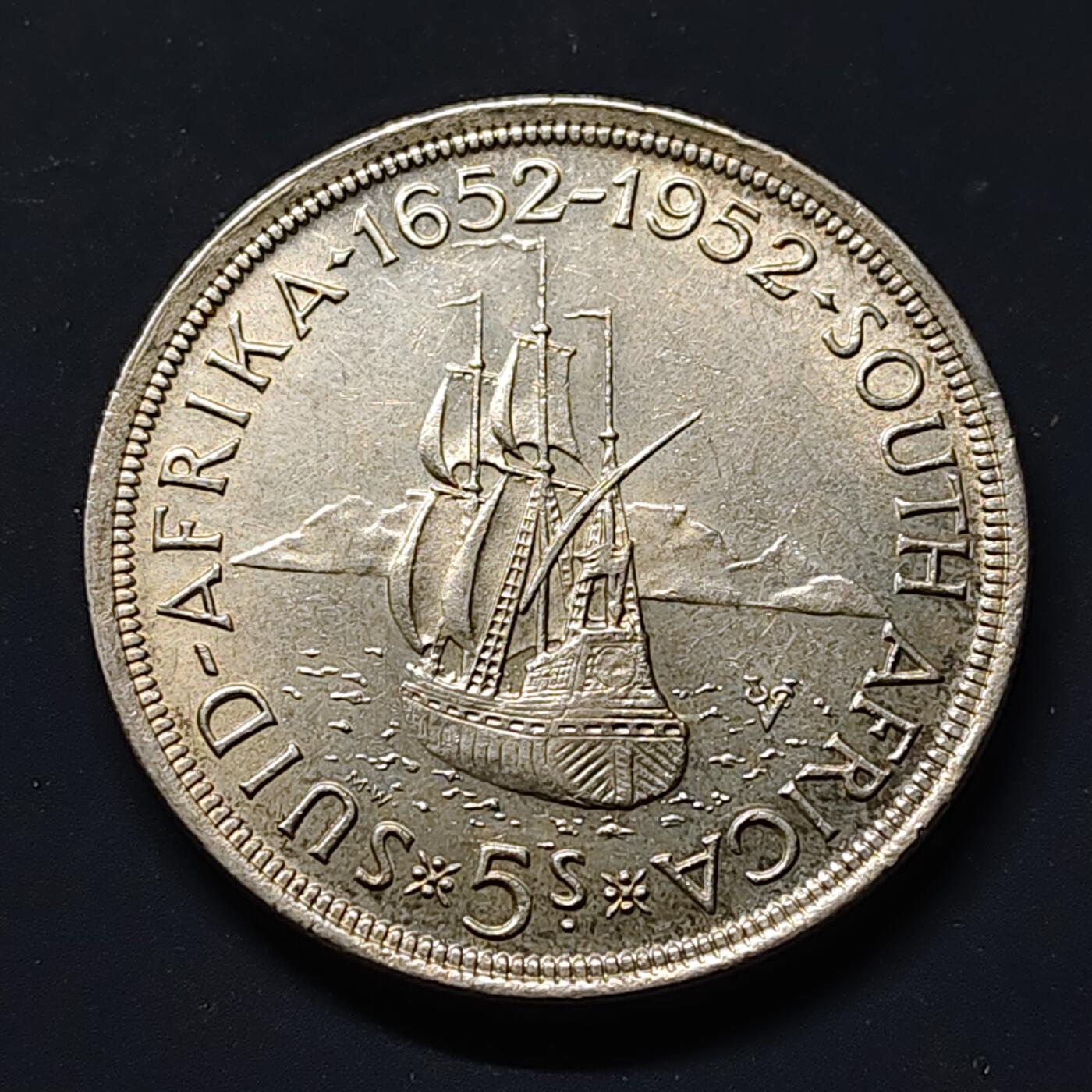 【全场包邮】纯粹捡漏拍511场 南非1952年5先令发现开普敦300周年克朗型纪念银币【38.61毫米28.28克50%】