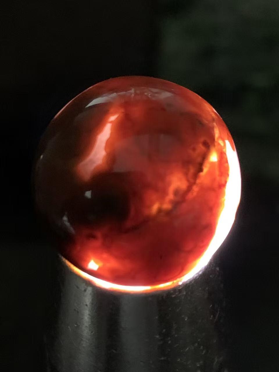 精美草花纹冰飘战国红玛瑙圆珠一颗！