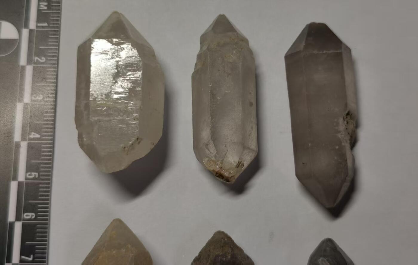 七河·藏家水晶矿标化石小拍（总第41期） 藏家出品X756（10） 块头比较大的云贵闪灵水晶原石一组6件 90多克