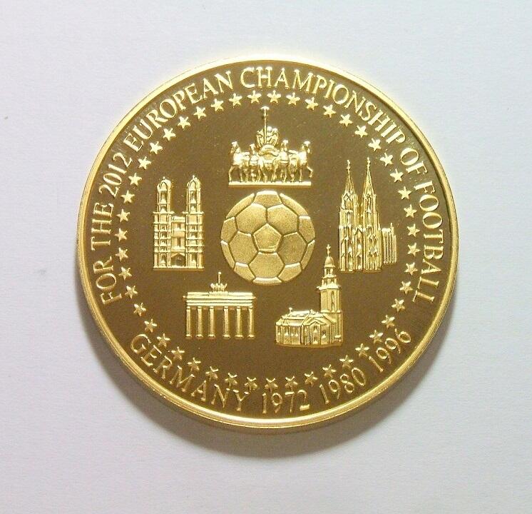 德国2012年首次夺欧洲杯50年 高浮雕精制大镀金章 40MM