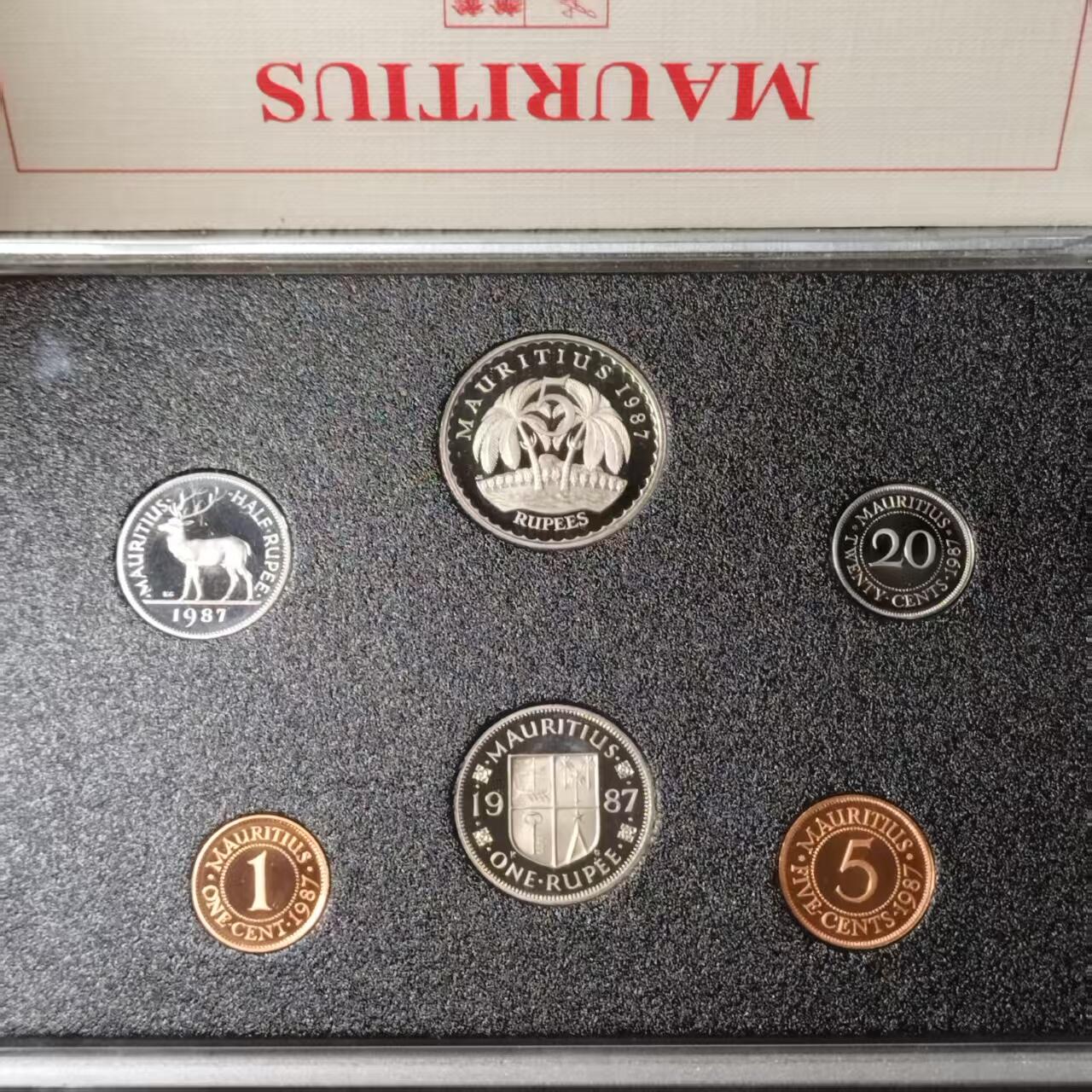 长老汇马年精选第八场拍卖 毛里求斯1987年官方精制套币，含六枚精制币，发行量：2500