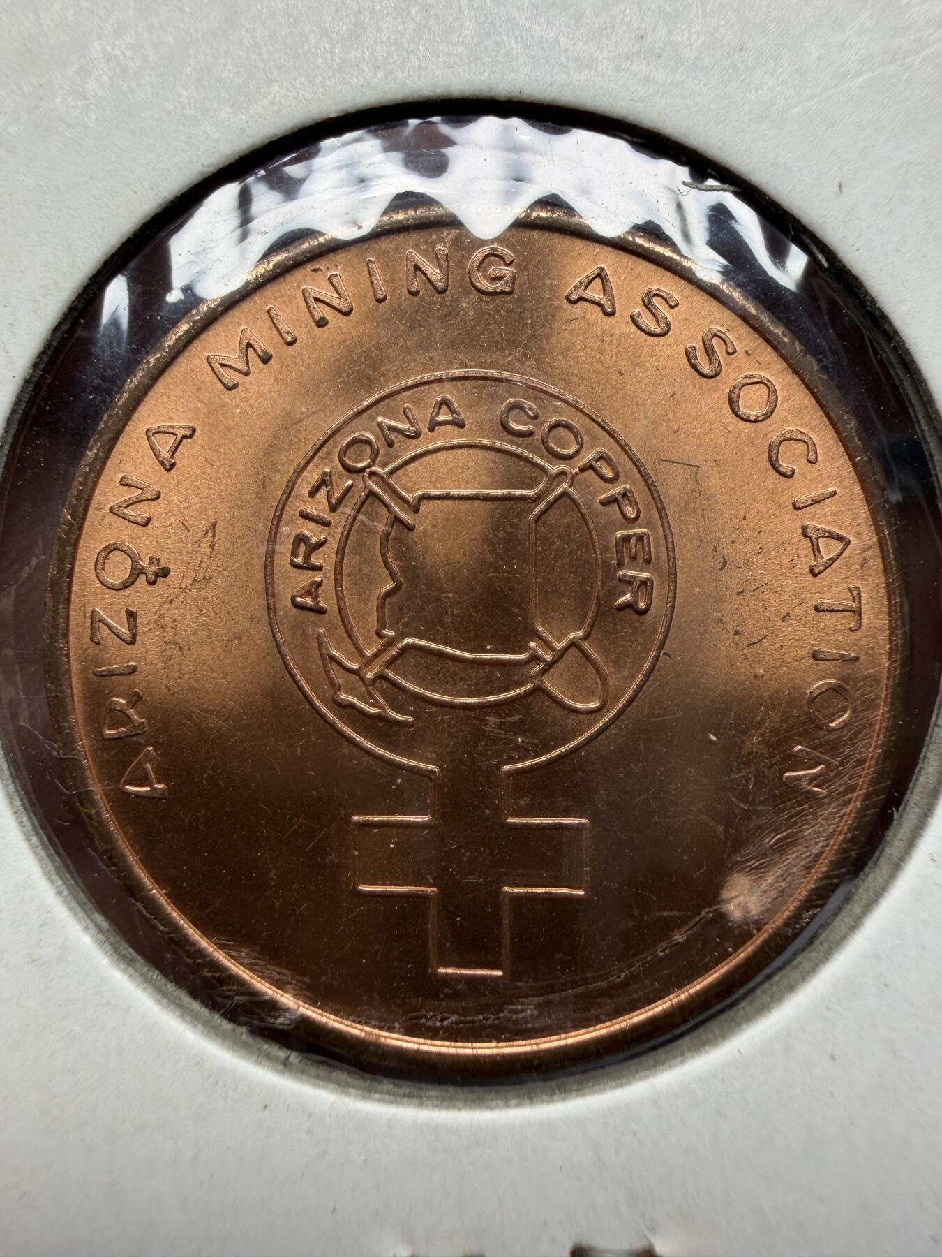 2026年集古藏今外币拍卖第三期-第2场—（总第312拍），可以寄存60天，满160元包邮。 70年代亚利桑那矿业协会纪念章，直径28毫米