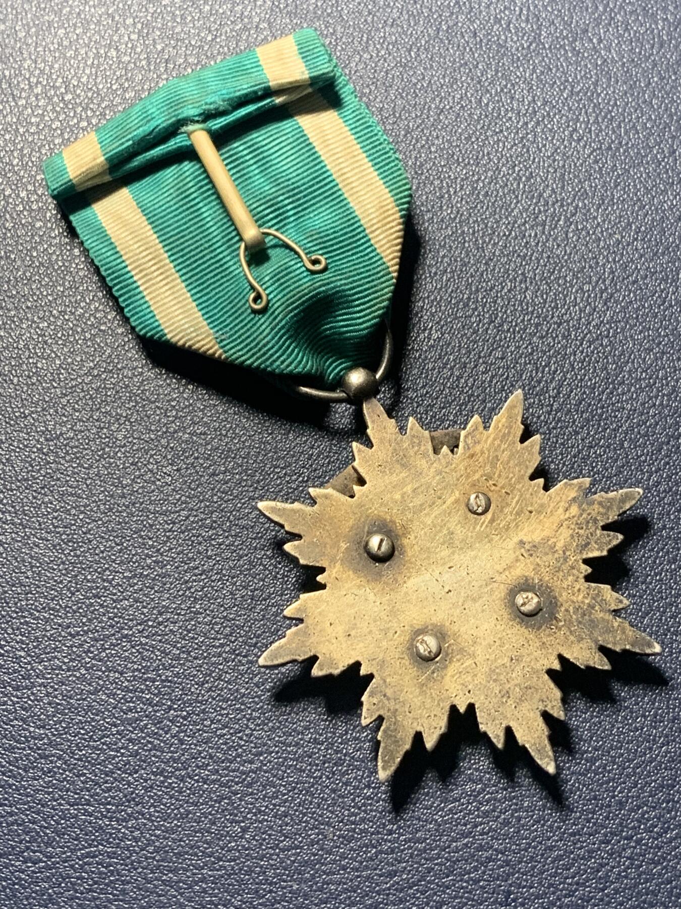 功四级金鵄勋章，4鸟章