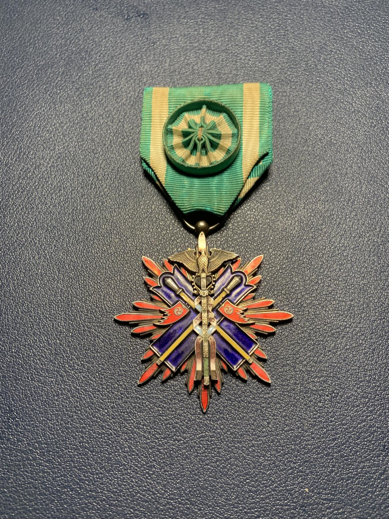 功四级金鵄勋章，4鸟章