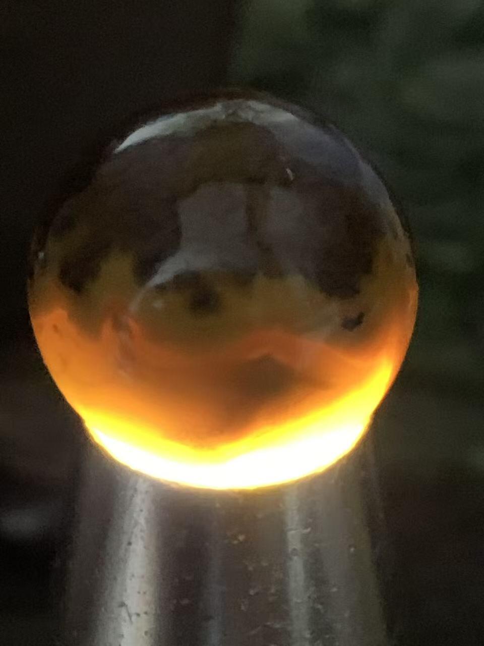 精美高玉化冻料冰飘草花纹战国红玛瑙圆珠一个！